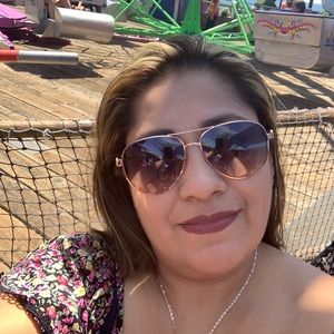 Meet your Posher, Mayra